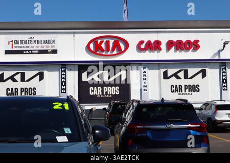 Glendale, Californie : extérieur du concessionnaire automobile KIA Banque D'Images