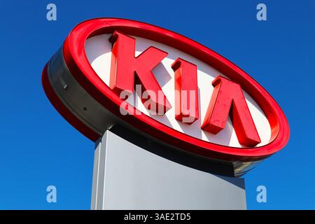 Enseigne extérieure du concessionnaire KIA Banque D'Images