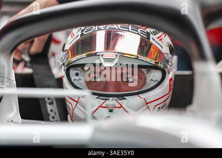 Suzuka, Japon. 6 avril 2025. Le pilote néerlandais Max Verstappen de Red Bull Racing est vu avant le Grand Prix du Japon de formule 1 2025 sur le circuit de Suzuka à Suzuka, au Japon, le 6 avril 2025. Crédit : Song Haiyuan/Xinhua/Alamy Live News Banque D'Images