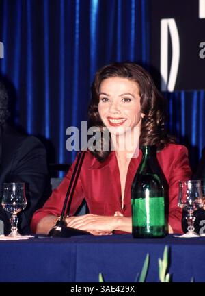 04 avril 2001 ; Madrid, Espagne ; ventes en Amérique du Nord UNIQUEMENT ! Acteur VICTORIA ABRIL @ la première de 'Sin Noticas de Dios,' (aucune nouvelle de Dieu).. (Image de crédit : Remi Agency/ZUMAPRESS.com) Banque D'Images