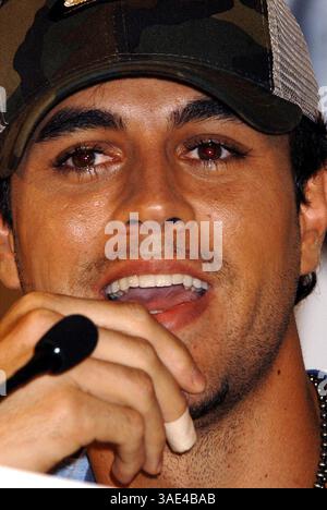 Oct 30, 2003 ; Madrid, Espagne ; ENRIQUE IGLESIAS est le nouveau modèle pour les montres 'Viceroy'.. (Image de crédit : Remi Agency/ZUMAPRESS.com) Banque D'Images