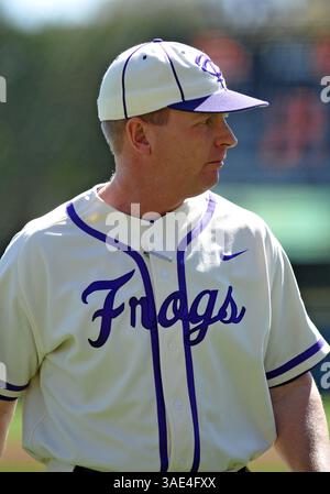04 mars 2012 : Jim Schlossnagle, entraîneur-chef de la TCU Horned Frogs, lors du match entre les Cowboys de l'université d'État de l'Oklahoma et les Horned Frogs de l'université chrétienne du Texas, au Lupton Stadium de Fort Worth, au Texas. TCU gagne contre Oklahoma State en 10e manche, 6-5.(image crédit : © Patrick Green/Cal Sport Media/ZUMAPRESS.com) Banque D'Images