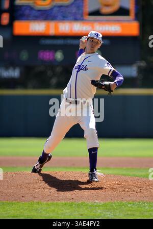 04 mars 2012 : Trey Teakell (40 ans), lanceur de grenouilles Horned Frogs de TCU, sur le monticule pendant le match entre les Cowboys de l'université d'État de l'Oklahoma et les Horned Frogs de l'université chrétienne du Texas au stade Lupton de Fort Worth, Texas. TCU gagne contre Oklahoma State en 10e manche, 6-5.(image crédit : © Patrick Green/Cal Sport Media/ZUMAPRESS.com) Banque D'Images