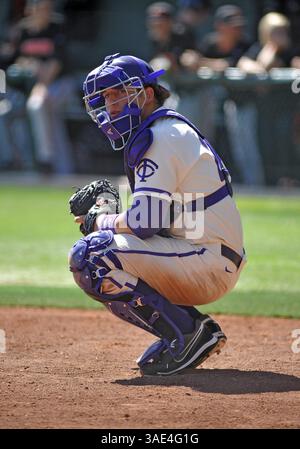 04 mars 2012 : Josh Elander (24 ans), receveur de grenouilles Horned de TCU, en action pendant le match entre les Cowboys de l'université d'État de l'Oklahoma et les Horned Frogs de l'université chrétienne du Texas au stade Lupton de Fort Worth, Texas. TCU gagne contre Oklahoma State en 10e manche, 6-5.(image crédit : © Patrick Green/Cal Sport Media/ZUMAPRESS.com) Banque D'Images