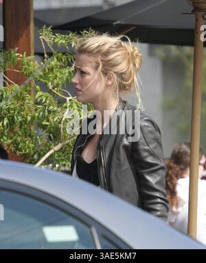 28 mai 2008 - Hollywood, Californie, États-Unis - actrice AMBER HEARD shopping à Hollywood (image crédit : Jack carter/ZUMAPRESS.com) Banque D'Images