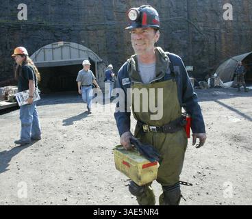 30 septembre 2002 ; Somerset County, PA, États-Unis ; L'acteur J.D. SOUTHER (comme Dennis Hall) sur le tournage du téléfilm réalisé sur la mine Quecreek par ABC.. (Crédit image : Jason Cohn/ZUMAPRESS.com) Banque D'Images