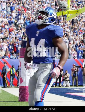 16 octobre 2011 - East Rutherford, NJ, États-Unis - Ahmad Bradshaw des Giants de New York célèbre son touchdown du premier quart-temps contre les Buffalo Bills au MetLife Stadium à East Rutherford, New Jersey, le dimanche 16 octobre 2011. Le géant a battu les Bills, 27-24. (Crédit image : © Jim Mcisaac/Newsday/MCT/ZUMAPRESS.com) Banque D'Images