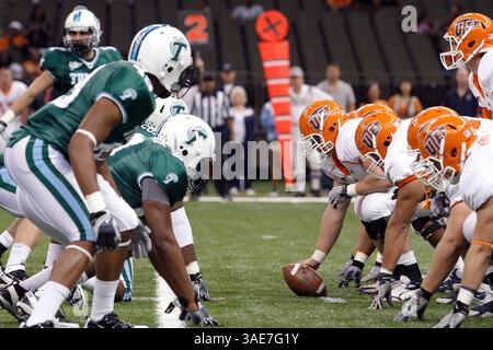 15 octobre 2011 : UTEP Miners et Tulane Green Wave lors de la deuxième moitié du match de football NCAA entre les UTEP Miners et Tulane Green Wave au Mercedes-Benz Superdome à la Nouvelle-Orléans, en Louisiane. (Crédit image : © Jonathan Bachman/Cal Sport Media/ZUMAPRESS.com) Banque D'Images