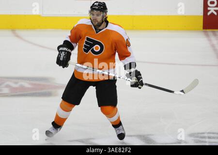 20 octobre 2011 - Philadelphie, Pennsylvanie, États-Unis d'Amérique - Andrej Meszaros (#41) des Flyers de Philadelphie pendant la deuxième période du match entre les Capitals de Washington et les Flyers de Philadelphie au Wells Fargo Center. Les Capitals de Washington en visite battent les Flyers de Philadelphie 5-2. (Crédit image : © Bob Fina/Southcreek/ZUMAPRESS.com) Banque D'Images