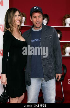 28 mai 2008 - Hollywood, Californie, États-Unis - L'acteur ADAM SANDLER et sa femme JACKIE arrivent à la première mondiale de 'You Don't Mess with the Zohan' au Chinese Theatre (crédit image : Lisa O'Connor/ZUMAPRESS.com) Banque D'Images