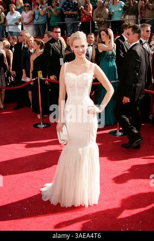 21 septembre 2008 - Los Angeles, Californie, États-Unis - EMMYS 2008 : L'actrice JANUARY JONES à la 60e cérémonie des Primetime Emmy Awards au Nokia Theater de Los Angeles (image crédit : Lisa O'Connor/ZUMAPRESS.com) Banque D'Images