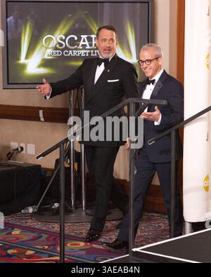 26 février 2012 - Hollywood, Californie, États-Unis - TOM HANKS dans les coulisses de la 84e cérémonie annuelle des Oscars. (Crédit image : © Richard Salyer/AMPAS/ZUMAPRESS.com) Banque D'Images