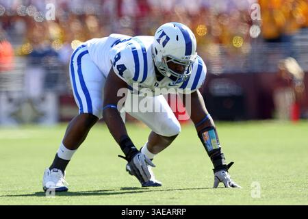 17 septembre 2011 : Kenny Anunike (84 ans), le défenseur des Blue Devils de Duke, en action lors du match de football NCAA entre l'Université Duke et le Boston College au stade Alumni de Chestnut Hill, Massachusetts. Duke a battu Boston College 20-19.(image crédit : © Anthony Nesmith/Cal Sport Media/ZUMAPRESS.com) Banque D'Images