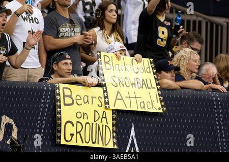 18 septembre 2011 : les fans des Saints de la Nouvelle-Orléans lors du match de football NFL entre les Bears de Chicago et les Saints de la Nouvelle-Orléans au Superdome de Louisiana à la Nouvelle-Orléans, LOUISIANE. (Crédit image : © Jonathan Bachman/Cal Sport Media/ZUMAPRESS.com) Banque D'Images