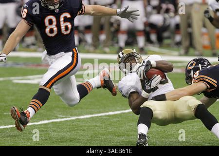 18 septembre 2011 - Nouvelle-Orléans, LOUISIANE, États-Unis - Darren Sproles, saints de la Nouvelle-Orléans, remporte des yards contre les Bears de Chicago lors de l'action de la NFL. Les Saints de la Nouvelle-Orléans battent les Bears de Chicago, 30-13, au Superdome de la Nouvelle-Orléans, en Louisiane, le dimanche 18 septembre 2011. (Crédit image : © James Edward Bates/Biloxi Sun Herald/MCT/ZUMAPRESS.com) Banque D'Images