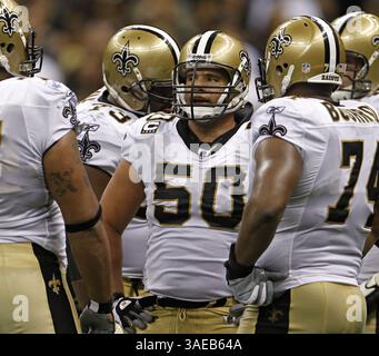 18 septembre 2011 - Nouvelle-Orléans, LOUISIANE, États-Unis - le centre des Saints de la Nouvelle-Orléans Olin Kreutz (50 ans) est vu avec ses coéquipiers lors d'un match de la NFL contre les Bears. Les Saints de la Nouvelle-Orléans battent les Bears de Chicago, 30-13, au Superdome de la Nouvelle-Orléans, en Louisiane, le dimanche 18 septembre 2011. (Crédit image : © Brian Cassella/Chicago Tribune/MCT/ZUMAPRESS.com) Banque D'Images