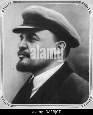 19 décembre 2007 - Moscou, Union soviétique - Vladimir Ilyich Oulianov, mieux connu sous le pseudonyme de Lénine ou VLADIMIR LÉNINE (22 avril 1870 C 21 janvier 1924), était un révolutionnaire russe, un politicien communiste, le principal dirigeant de la Révolution d'octobre, le premier chef de la République socialiste soviétique de Russie et à partir de 1922, le premier dirigeant de facto de l'Union soviétique. Il est le créateur du léninisme, une extension de la théorie marxiste. PHOTO : Portrait de Vladimir Lénine (crédit image : Mariela Lombard/ZUMAPRESS.com) Banque D'Images