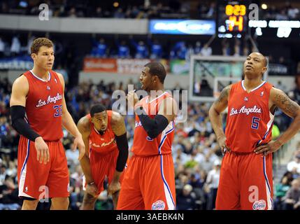 13 février 2012 : L'attaquant des Clippers de Los Angeles Blake Griffin #32, le centre des Clippers de Los Angeles DeAndre Jordan #6, le meneur des Clippers de Los Angeles Chris Paul #3 et le meneur des Clippers de Los Angeles Chris Paul #3 lors d'un match NBA entre les Clippers de Los Angeles et les Mavericks de Dallas au American Airlines Center de Dallas, TX Dallas Dallas ont battu Los Angeles 96-92(Credit image : © Albert Pena/Cal Sport Media/ZUMAPRESS.com) Banque D'Images