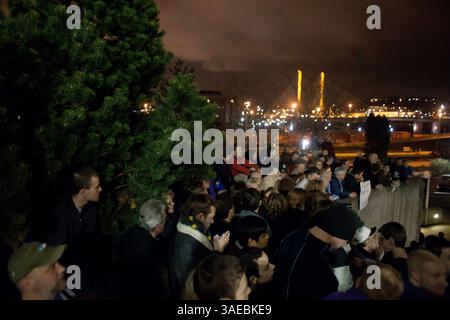 13 février 2012 - des partisans de Rick Santorum sont vus lors d'un rassemblement Santorum à Tacoma, Washington. Santorum s'est verbalement déchaîné avec les manifestants Occupy qui ont crié pendant son discours pendant près de 30 minutes, dont deux ont été arrêtés par la police. (Crédit image : © David Ryder/ZUMAPRESS.com) Banque D'Images
