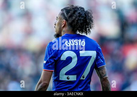 Londres, Royaume-Uni. 06 avril 2025. Malo Gusto de Chelsea regarde pendant le match de premier League Brentford vs Chelsea au Gtech Community Stadium, Londres, Royaume-Uni, le 6 avril 2025 (photo par Izzy Poles/News images) à Londres, Royaume-Uni le 4/6/2025. (Photo par Izzy Poles/News images/SIPA USA) crédit : SIPA USA/Alamy Live News Banque D'Images