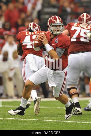 09 janvier 2012 : le quarterback AJ McCarron #10 de l'Alabama Crimson Tide en action lors du match du Championnat national Allstate BCS entre les Louisiana State University Tigers et l'University of Alabama Crimson Tide au Mercedes-Benz Superdome de la Nouvelle-Orléans, en Louisiane. L'Alabama remporte le Championnat national Allstate BCS contre la LSU, 21-0.(image crédit : © Patrick Green/Cal Sport Media/ZUMAPRESS.com) Banque D'Images