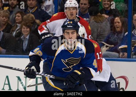 17 novembre 2011 - Saint Louis, Missouri, U. S -, le défenseur Louis Blues Roman Polak (46) vu lors d'un match de la LNH entre les Panthers de la Floride et les Louis Blues au Scottrade Center de Saint Louis, Missouri. (Crédit image : © Scott Kane/Southcreek/ZUMAPRESS.com) Banque D'Images