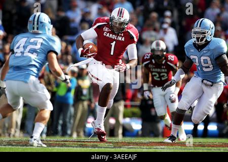 19 novembre 2011 - Columbia, SC, USA - le receveur large de Caroline du Sud Alshon Jeffery (1) fait une prise au premier quart contre Citadel au stade Williams-Brice à Columbia, Caroline du Sud, samedi 19 novembre 2011. Les Gamecocks de Caroline du Sud battent les Citadel Bulldogs, 41-20. (Crédit image : © Gerry Melendez/The State/MCT/ZUMAPRESS.com) Banque D'Images