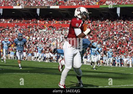 19 novembre 2011 - Columbia, SC, USA - le receveur des Gamecocks de Caroline du Sud, Ace Sanders (9) attrape une balle pour un touchdown au troisième quart-temps contre Citadel au Williams-Brice Stadium de Columbia, Caroline du Sud, samedi 19 novembre 2011. Les Gamecocks de Caroline du Sud battent les Citadel Bulldogs, 41-20. (Crédit image : © Gerry Melendez/The State/MCT/ZUMAPRESS.com) Banque D'Images