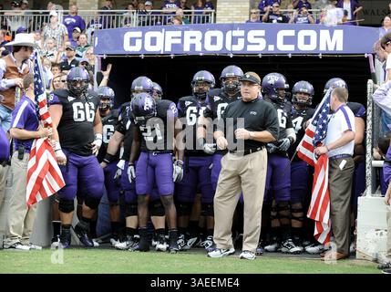19 novembre 2011 : TCU Horned Frogs Gary Patterson pendant le match entre les Rams de l'Université d'État du Colorado et les Horned Frogs de l'Université chrétienne du Texas au stade Amon G. carter à Fort Worth, Texas. TCU gagne contre Colorado State, 34-10.(image crédit : © Patrick Green/Cal Sport Media/ZUMAPRESS.com) Banque D'Images