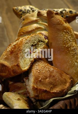 18 août 2011 - Walnut Creek, CA, États-Unis - Prim's Goat Cheese and Herb Bread est une recette basée sur le roman et le film à venir ''Hunger Games. (Crédit image : © Mark Dufrene/Contra Costa Times/MCT/ZUMAPRESS.com) Banque D'Images