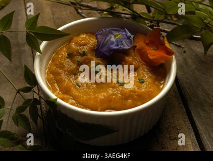 18 août 2011 - Walnut Creek, CA, États-Unis - Victor's banquet Pumpkin Soup est une recette basée sur le roman et le film à venir ''Hunger Games. (Crédit image : © Mark Dufrene/Contra Costa Times/MCT/ZUMAPRESS.com) Banque D'Images