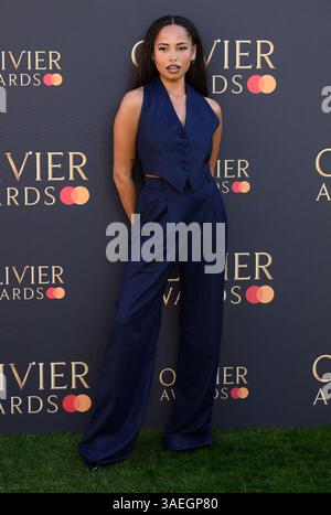 Londres, Royaume-Uni. 6 avril 2025. Amber Gill arrive aux Olivier Awards 2025, au Royal Albert Hall. Crédit : Doug Peters/EMPICS/Alamy Live News Banque D'Images