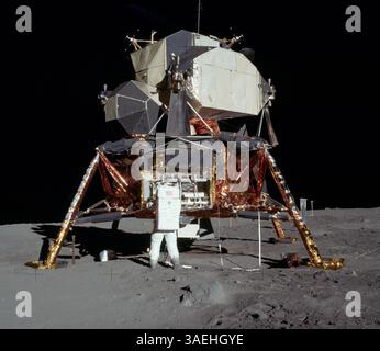 27 juillet 2011 - Lune, Galaxie de la voie lactée - les scientifiques ont détecté une province volcanique créée par remontée de magma de silice dans la Lune, grâce à des images capturées par le Lunar reconnaissance Orbiter (LRO) de l'agence spatiale américaine NASA. Sur la photo, trois perspectives complémentaires sur le côté proche de la lune prises par l'orbiteur de reconnaissance lunaire. (Crédit image : © NASA/ZUMAPRESS.com) Banque D'Images