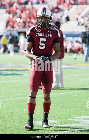 2 janvier 2012 : le cornerback des Gamecocks de Caroline du Sud Stephon Gilmore (5 ans) lors des échauffements d'avant-match dans le Capital One Bowl entre les Cornhuskers du Nebraska et les Gamecocks de Caroline du Sud au Citrus Bowl à Orlando, en Floride. (Crédit image : © Romeo Guzman/Cal Sport Media/ZUMAPRESS.com) Banque D'Images