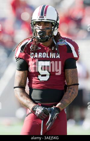 2 janvier 2012 : le cornerback des Gamecocks de Caroline du Sud Stephon Gilmore (5 ans) lors des échauffements d'avant-match dans le Capital One Bowl entre les Cornhuskers du Nebraska et les Gamecocks de Caroline du Sud au Citrus Bowl à Orlando, en Floride. (Crédit image : © Romeo Guzman/Cal Sport Media/ZUMAPRESS.com) Banque D'Images