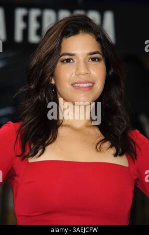 31 octobre 2011 - Londres, New York, Grande-Bretagne - . . . . . . . . . . VENTES AUX ÉTATS-UNIS UNIQUEMENT. . . . . Octobre 31 2011, London America Ferrera à la photocall pour Chicago au Garrick Theatre le 31 2011 octobre à Londres (crédit image : © Sharkpixs/ZUMAPRESS.com) Banque D'Images