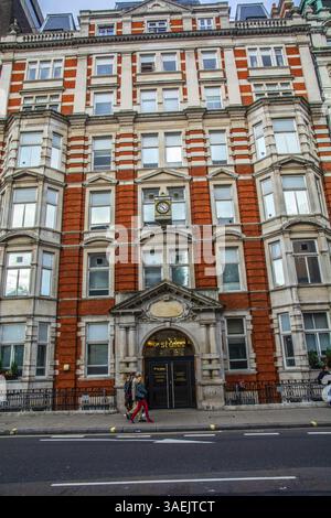 Façade de l'hôtel St Giles à Bloomsbury, Camden, West End, Londres, Angleterre, Royaume-Uni, Grande-Bretagne, Royaume-Uni, Europe Banque D'Images