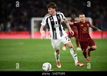 Rome, Italie. 06 avril 2025. Nicolo Savona de la Juventus vu en action lors du match de Serie A entre L'AS Roma et la Juventus au Stadio Olimpico. Score final ; AS Roma 1 :1 Juventus FC crédit : SOPA images Limited/Alamy Live News Banque D'Images