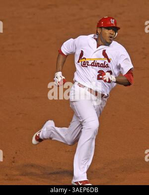 Sept. 20, 2011 - formé Louis, MO, USA - caractérisé Louis Cardinals lanceur Edwin Jackson rassemble les bases pour marquer en troisième manche contre les mets de New York à formé Louis, Missouri, le mardi 20 septembre 2011. (Crédit image : © J.B. Forbes/parfait Louis Post-Dispatch/MCT/ZUMAPRESS.com) Banque D'Images