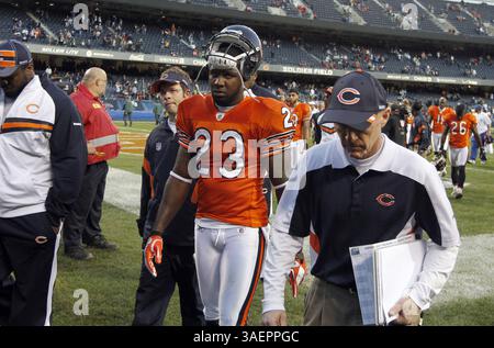 25 septembre 2011 - Chicago, il, États-Unis - Devin Hester (23), receveur des Bears de Chicago, quitte le terrain après une défaite de 27-17 contre les Packers de Green Bay au Soldier Field à Chicago, Illinois, dimanche 25 septembre 2011. (Crédit image : © Scott Strazzante/Chicago Tribune/MCT/ZUMAPRESS.com) Banque D'Images