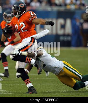 25 septembre 2011 - Chicago, il, États-Unis - les Chicago Bears Running Back Matt forte emmène le ballon sur le terrain contre les Green Bay Packers au Soldier Field à Chicago, Illinois, le dimanche 25 septembre 2011. Les Packers ont vaincu les Bears, 27-17. (Crédit image : © William Deshazer/Chicago Tribune/MCT/ZUMAPRESS.com) Banque D'Images