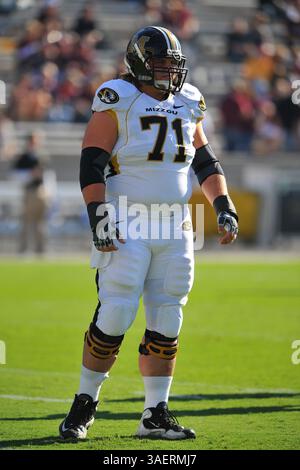 29 octobre 2011 : joueur de ligne offensif Jayson Palmgren #71 des Missouri Tigers lors du match entre les Tigers de l'Université du Missouri et les Aggies de l'Université A&M du Texas à Kyle Field à College Station, Texas. Les tigres gagnent contre les Aggies, 38-31.(image crédit : © Patrick Green/Cal Sport Media/ZUMAPRESS.com) Banque D'Images