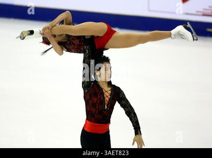 05 nov. 2011 ; Shanghai, CHINE ; Sui Wenjing et Han Cong de Chine se produisent en patinage libre en couples lors du Grand Prix ISU de patinage artistique 2011.(image crédit : © Tongzhou Zhang/Osports via ZUMA Wire) Banque D'Images