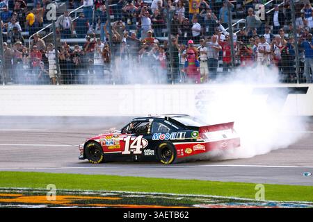 FORT WORTH, TX - nov 06, 2011 : Tony Stewart remporte la course AAA Texas 500 au Texas Motor Speedway de Fort Worth, TX. (Crédit image : © ASP/Cal Sport Media/ZUMAPRESS.com) Banque D'Images