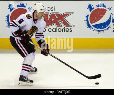 23 novembre 2011 : les Blackhawks de Chicago Sean O'Donnell (6 ans) lors du match contre les Sharks de San Jose. Sharks battent les Blackhawks 1-0 au HP Pavillion à San Jose, CA. (Crédit image : © William Mancebo/Cal Sport Media/ZUMAPRESS.com) Banque D'Images