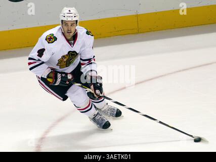 23 novembre 2011 : les Blackhawks de Chicago Niklas Hjalmarsson (4) lors du match contre les Sharks de San Jose. Sharks battent les Blackhawks 1-0 au HP Pavillion à San Jose, CA. (Crédit image : © William Mancebo/Cal Sport Media/ZUMAPRESS.com) Banque D'Images