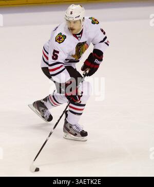 23 novembre 2011 : les Blackhawks de Chicago Steve Montador (5 ans) lors du match contre les Sharks de San Jose. Sharks battent les Blackhawks 1-0 au HP Pavillion à San Jose, CA. (Crédit image : © William Mancebo/Cal Sport Media/ZUMAPRESS.com) Banque D'Images