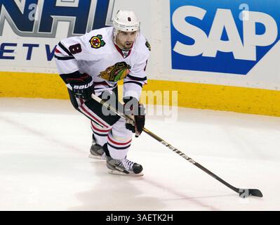 23 novembre 2011 : les Blackhawks de Chicago Nick Leddy (8 ans) lors du match contre les Sharks de San Jose. Sharks battent les Blackhawks 1-0 au HP Pavillion à San Jose, CA. (Crédit image : © William Mancebo/Cal Sport Media/ZUMAPRESS.com) Banque D'Images