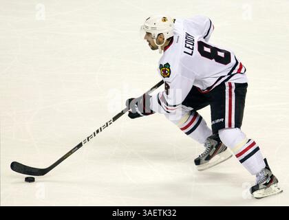 23 novembre 2011 : les Blackhawks de Chicago Nick Leddy (8 ans) lors du match contre les Sharks de San Jose. Sharks battent les Blackhawks 1-0 au HP Pavillion à San Jose, CA. (Crédit image : © William Mancebo/Cal Sport Media/ZUMAPRESS.com) Banque D'Images