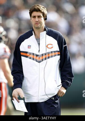 13 novembre 2011 - Oakland, CA, États-Unis - le quarterback des Chicago Bears blessé, Jay Cutler, marche sur la touche lors de leur match contre les Raiders d'Oakland au O.co Coliseum d'Oakland, Californie, le dimanche 27 novembre 2011. Les Raiders ont gagné, 25-20. (Crédit image : © Aric Crabb/Oakland Tribune/MCT/ZUMAPRESS.com) Banque D'Images
